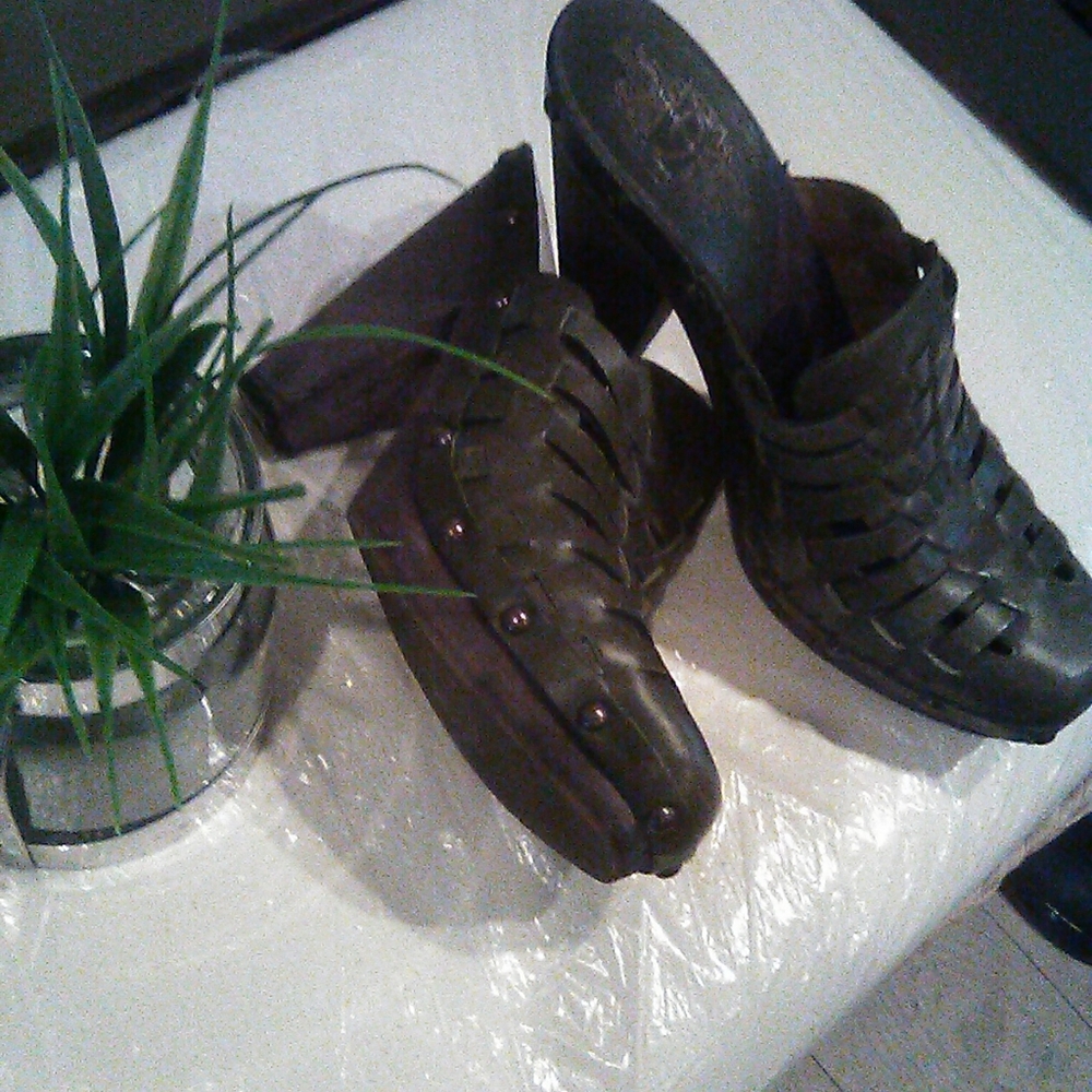 Y2K tweed  Nine West wooden studded clogs